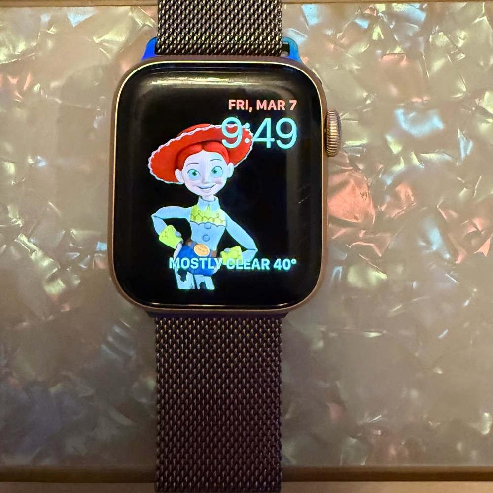 APPLE Watch Series 6 - Gold